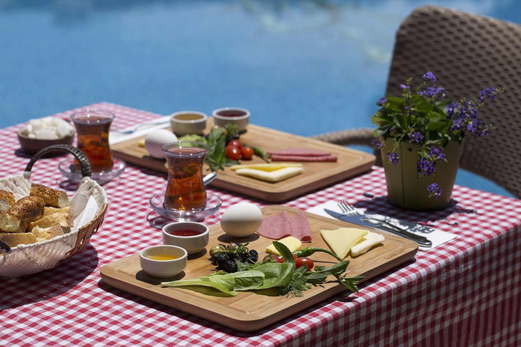 Istanbul Hotel Bodrum Türkbükü Exteriör bild